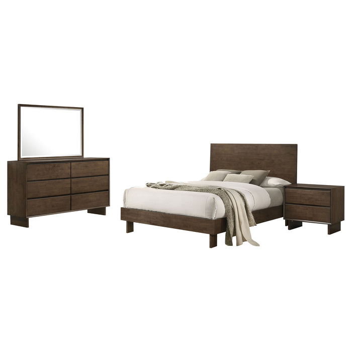 Glenwood - 4-Piece Eastern King Bedroom Set - Warm Brown