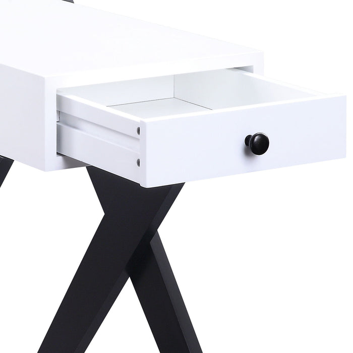 Fierce - Accent Table With Built - In USB Port